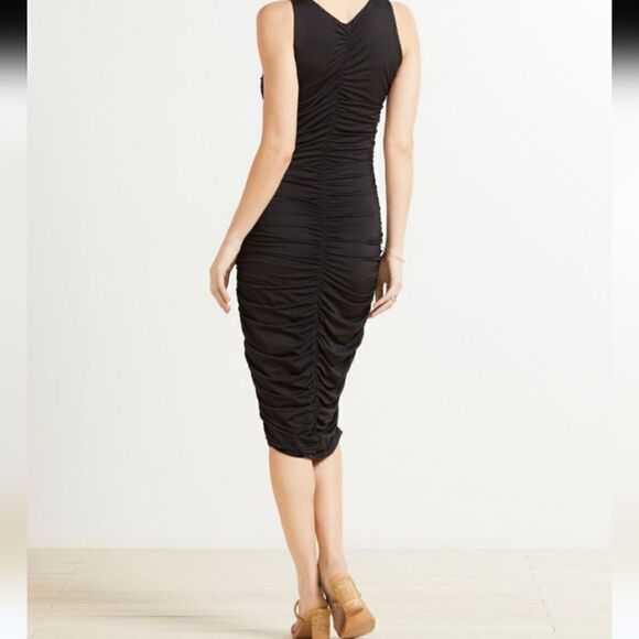 Evereve Vanessa Ruched Dress Size M NWOT - Picture 2 of 5